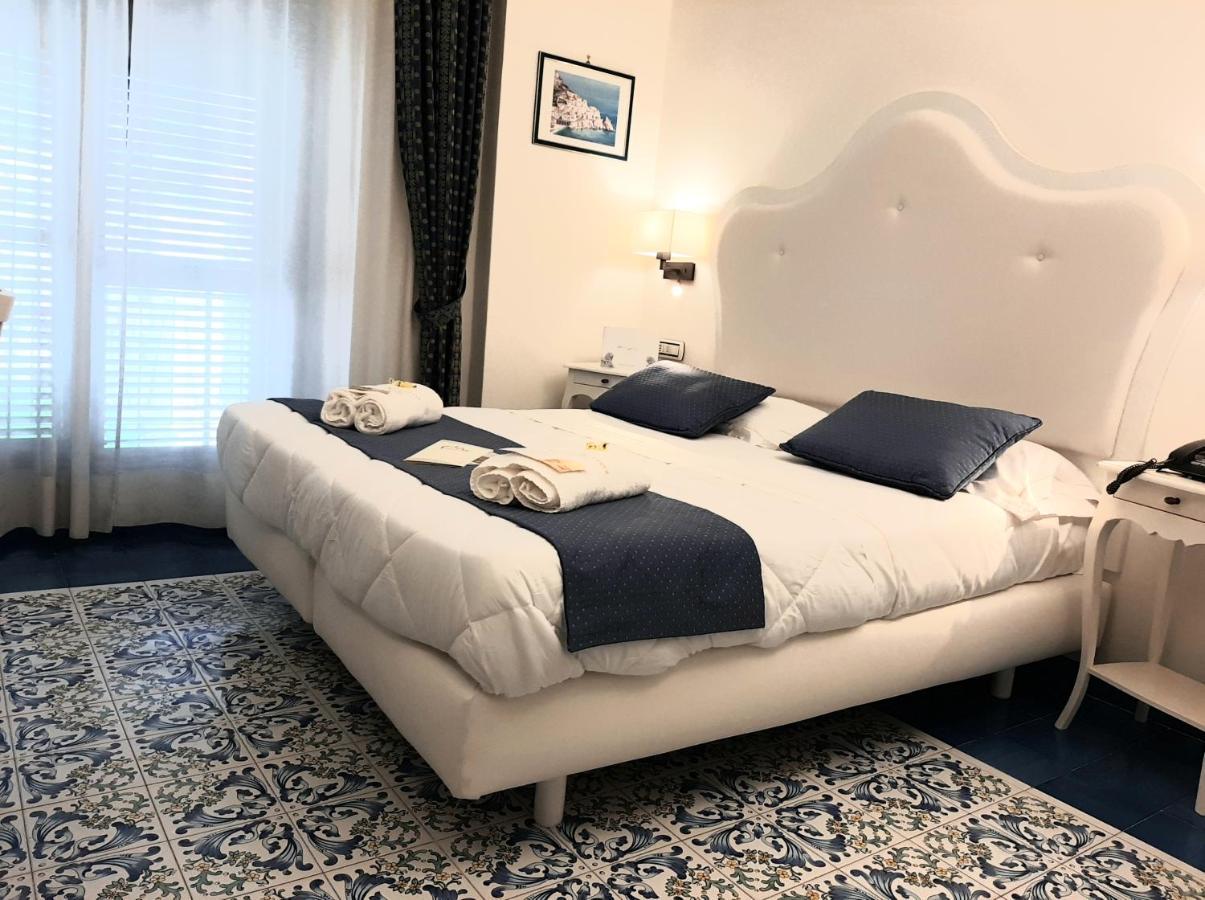 Hotel Santa Lucia Minori Esterno foto