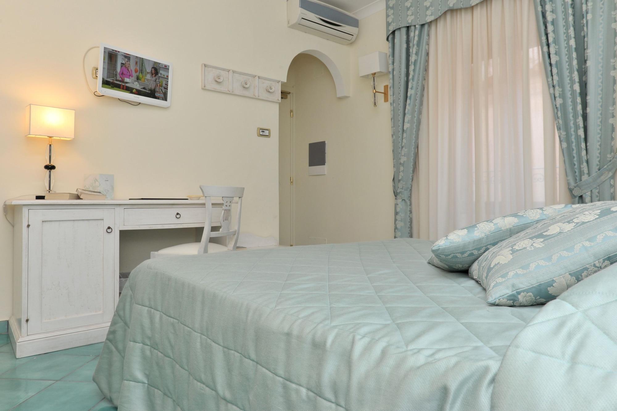 Hotel Santa Lucia Minori Esterno foto