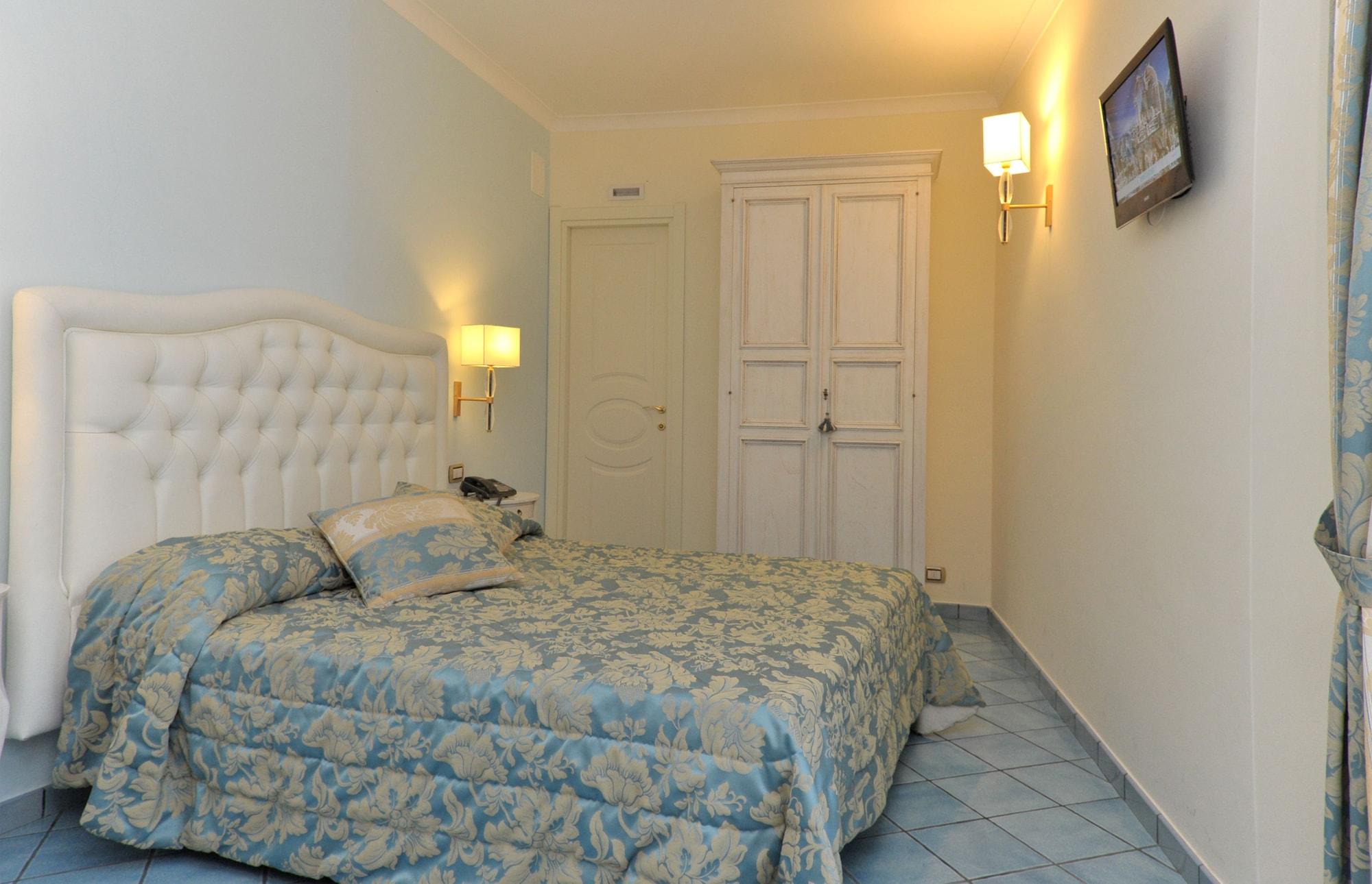 Hotel Santa Lucia Minori Esterno foto