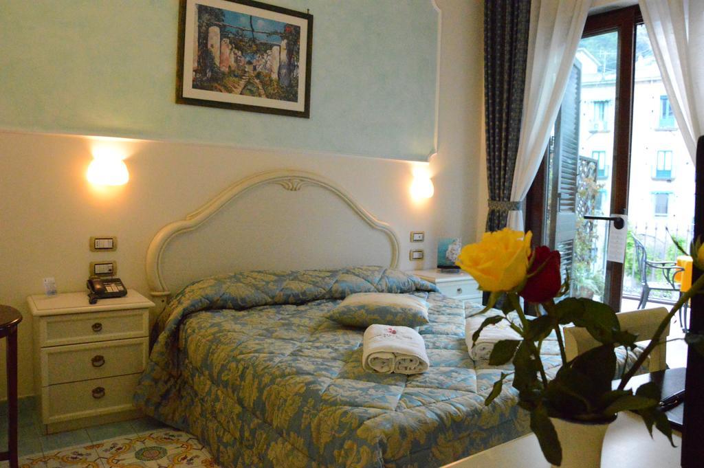 Hotel Santa Lucia Minori Esterno foto
