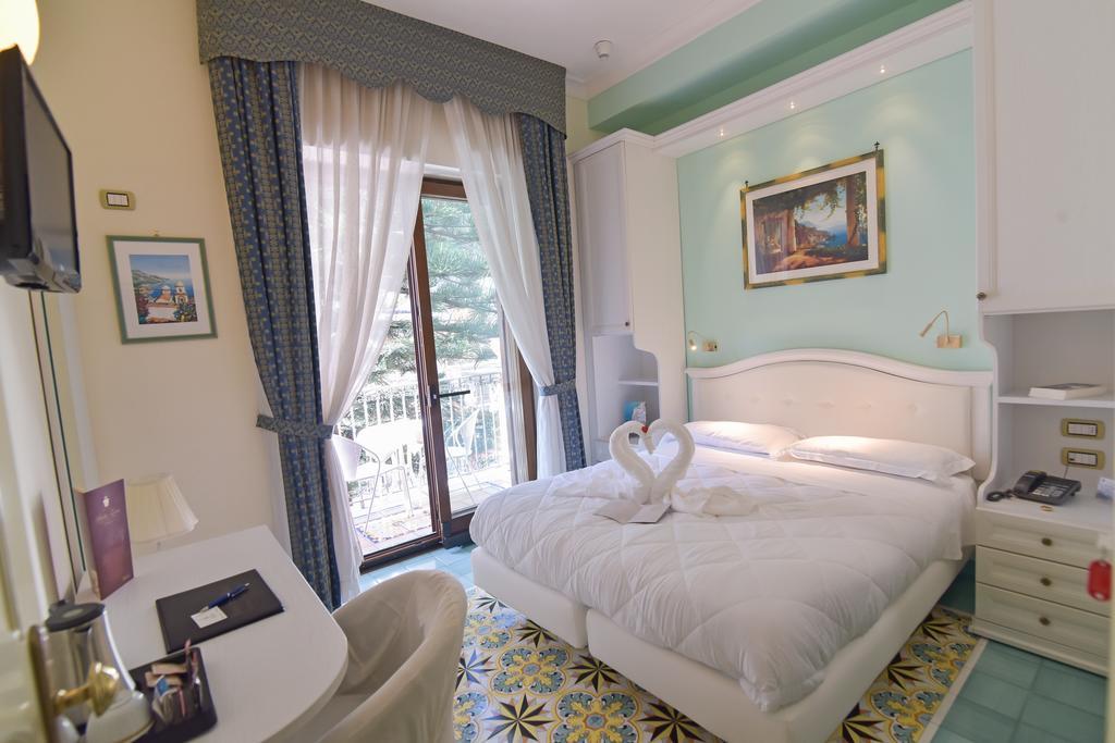 Hotel Santa Lucia Minori Esterno foto