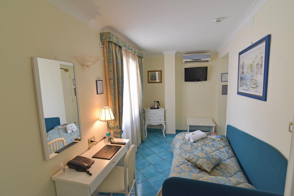 Hotel Santa Lucia Minori Esterno foto