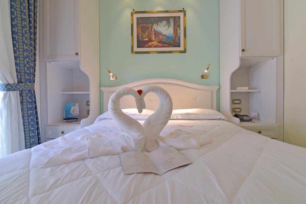 Hotel Santa Lucia Minori Esterno foto
