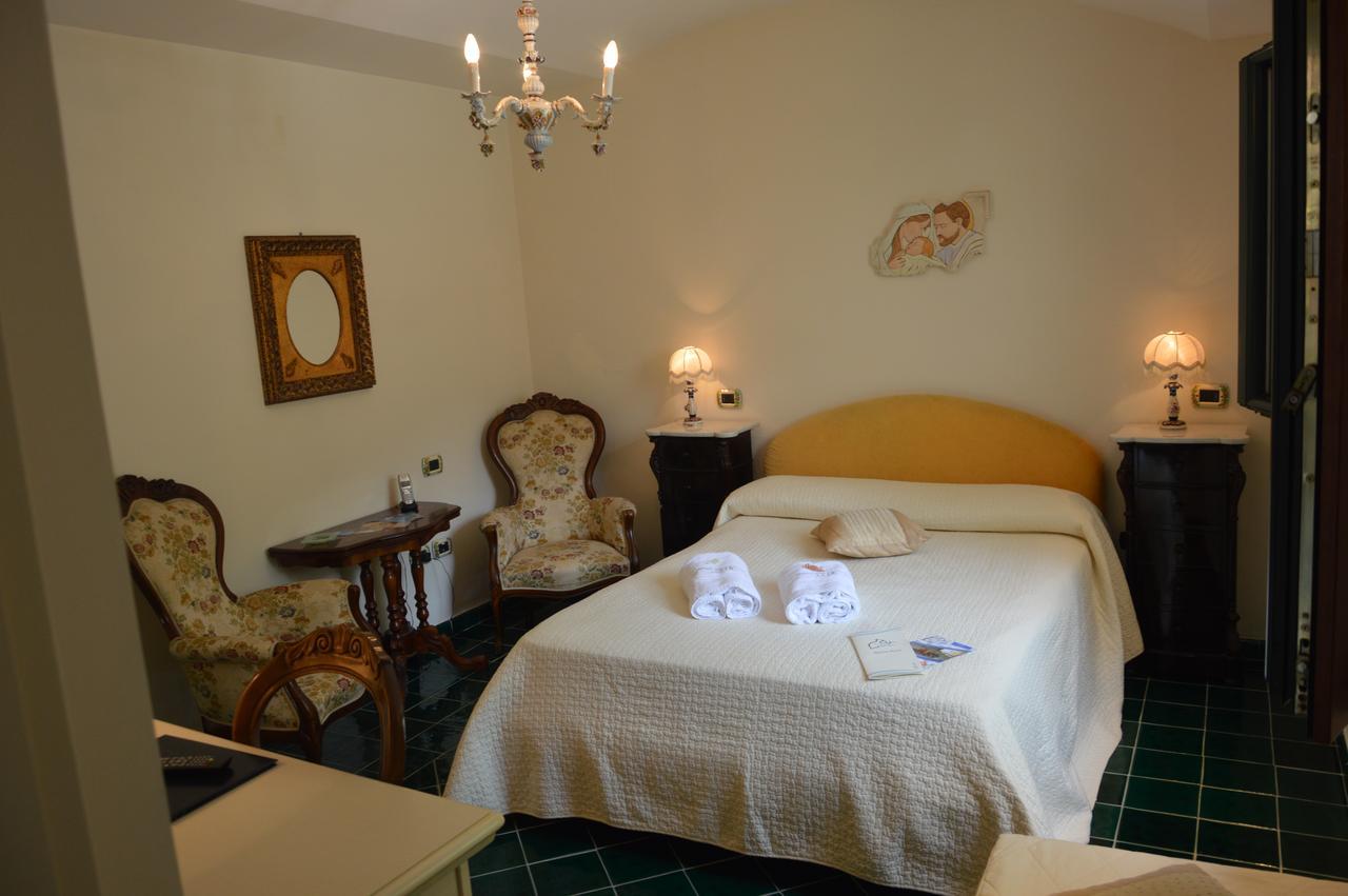 Hotel Santa Lucia Minori Esterno foto