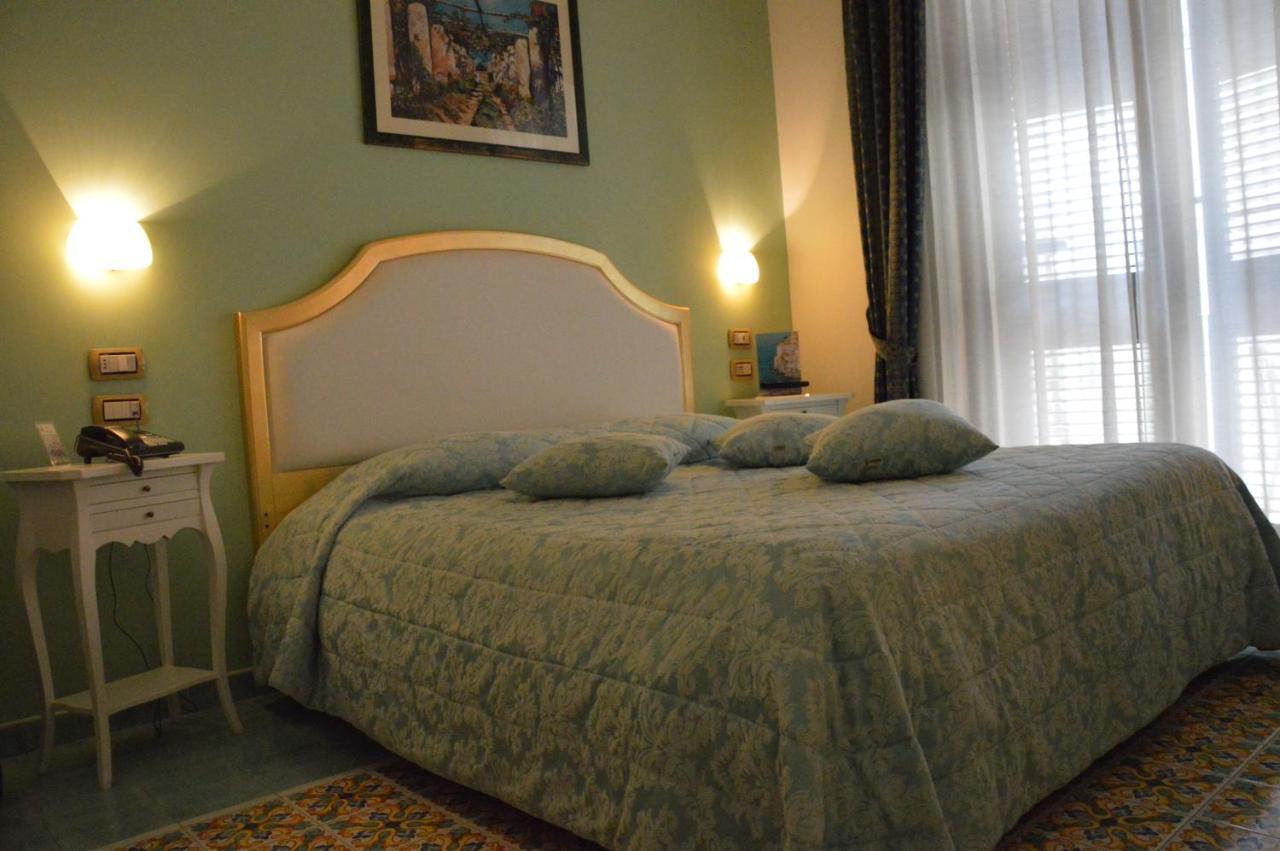 Hotel Santa Lucia Minori Camera foto